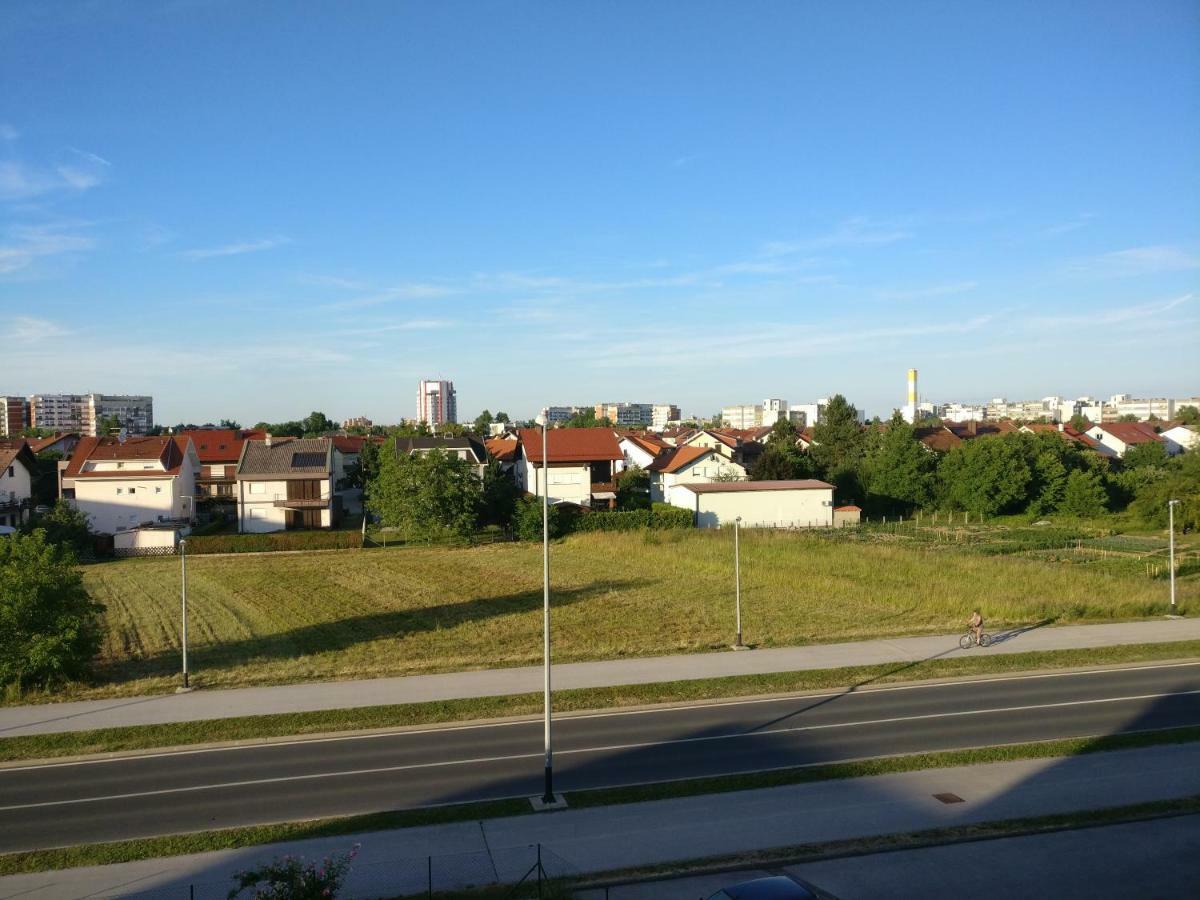 Apartman Luna Near Zagreb Airport Velika Gorica Exterior foto